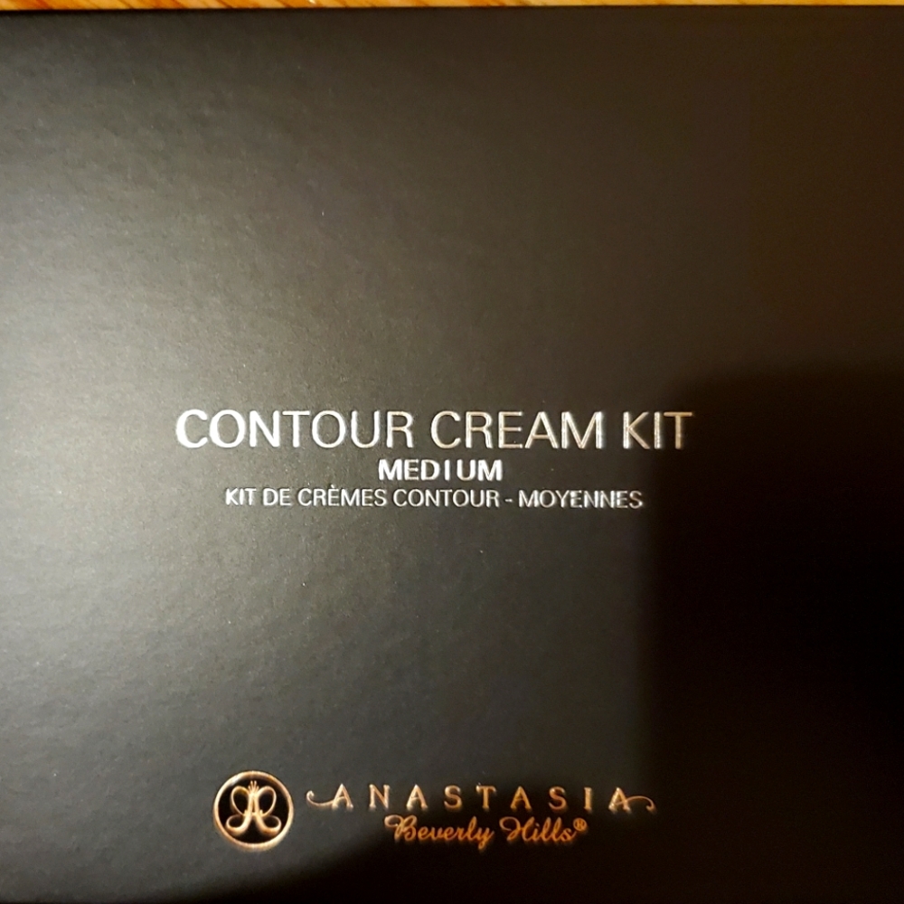 Cream Contour Pallet
